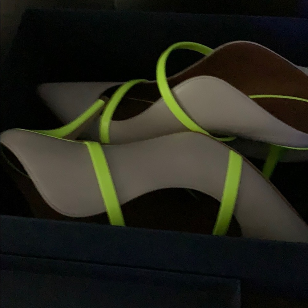 Shoe - Picture 3 of 3